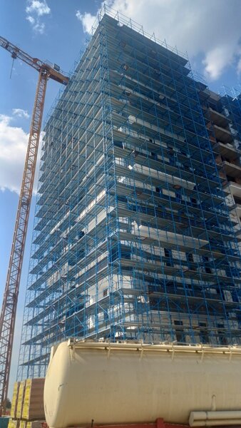 Schela metalica de fatada